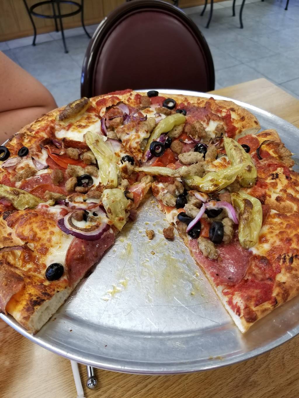 Strattons Pizzeria | restaurant | 330 S Lincoln Way, Galt, CA 95632, USA | 2092517590 OR +1 209-251-7590