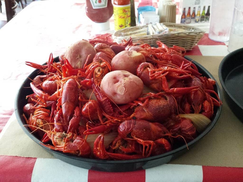 Pats Fishermans Wharf Restaurant | meal takeaway | 1008 Henderson Levee Rd, Henderson, LA 70517, USA | 3372287512 OR +1 337-228-7512