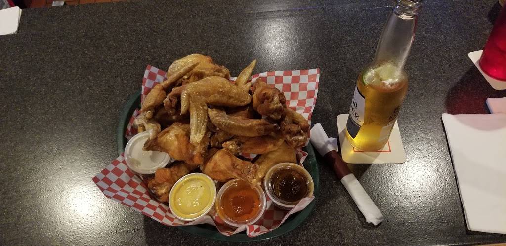 Muggs N Manor | restaurant | 4650, 437 Addison Rd, Addison, IL 60101, USA | 6308344487 OR +1 630-834-4487