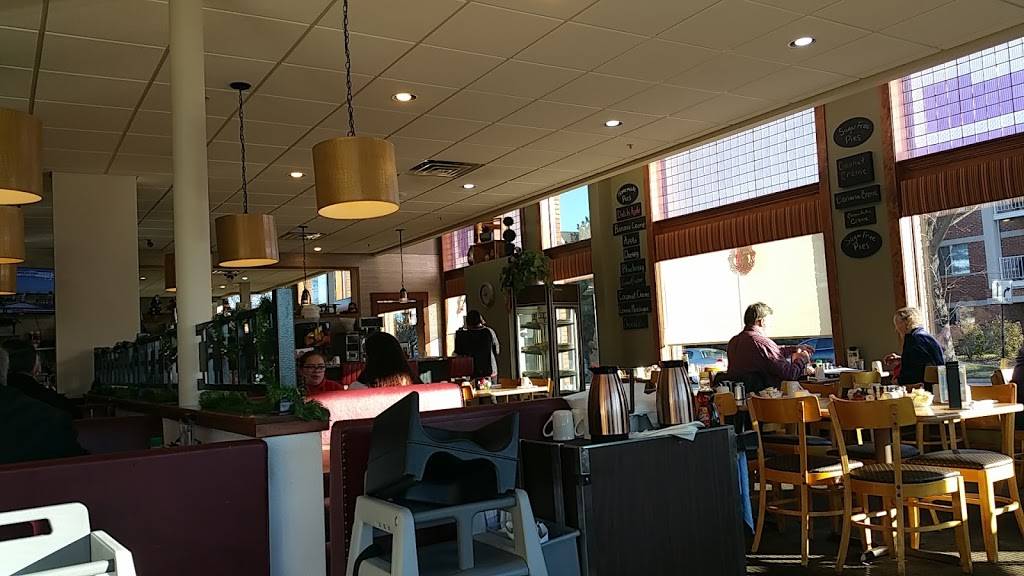 Julies Cafe & Catering | restaurant | 500 Grant St, De Pere, WI 54115, USA | 9203364747 OR +1 920-336-4747