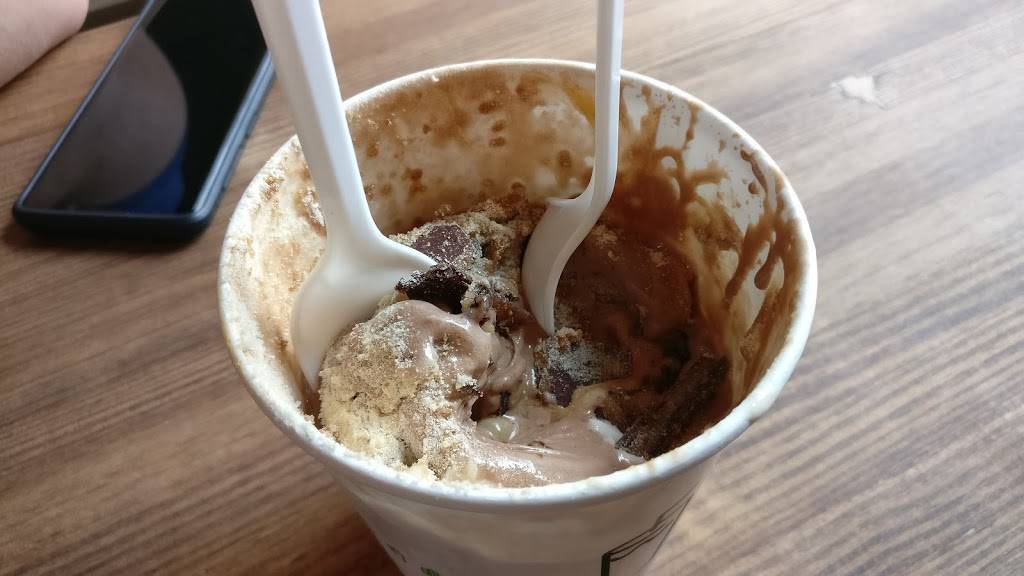 Shake Shack | restaurant | 122 E Exchange Ave Suite 160, Fort Worth, TX 76164, USA | 8178855420 OR +1 817-885-5420