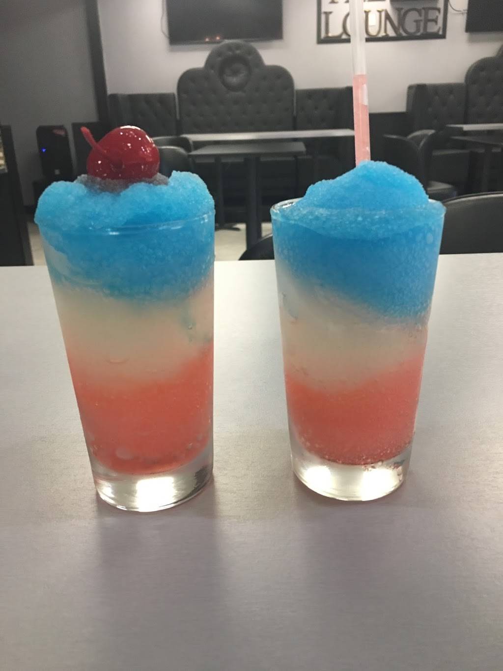 The Lounge | restaurant | 6 Sunnybrook Dr, Cincinnati, OH 45237, USA | 5138189001 OR +1 513-818-9001