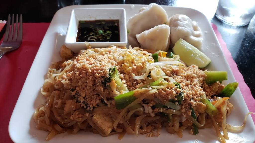 Noodles 102 | restaurant | 102 Ives St, Providence, RI 02906, USA | 4013835004 OR +1 401-383-5004