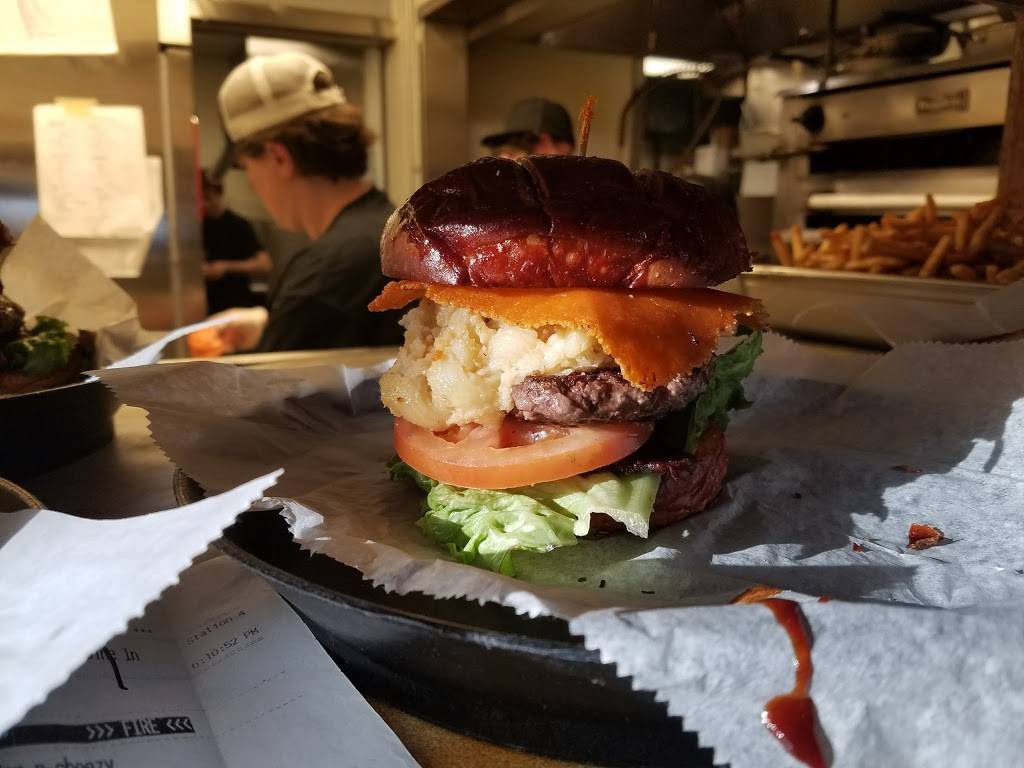 Brickhouse Craft Burgers & Brews | restaurant | 500 Grant St, De Pere, WI 54115, USA | 9203382337 OR +1 920-338-2337