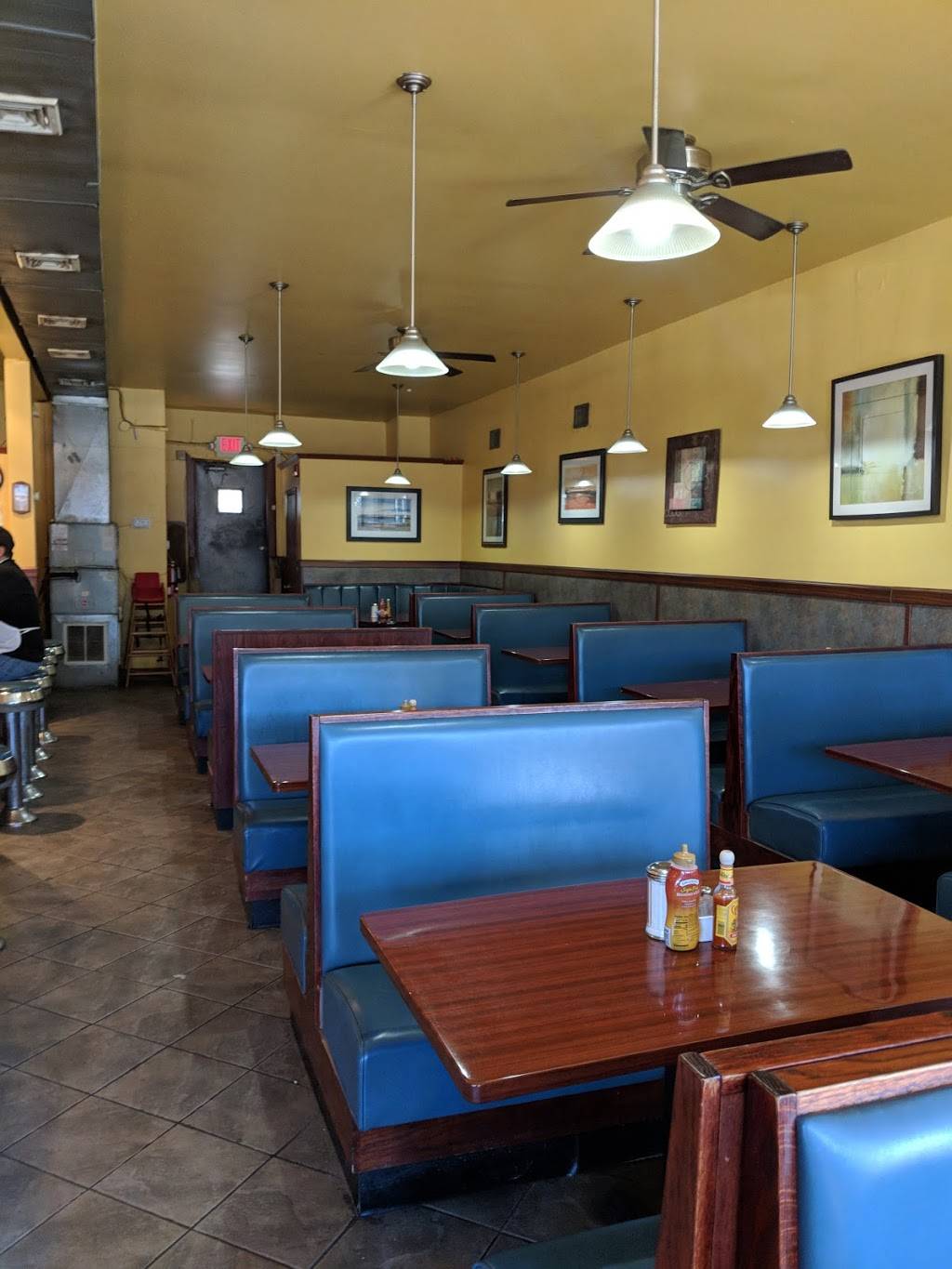 Golden Grill Restaurant | meal takeaway | 1379 Queen Anne Rd, Teaneck, NJ 07666, USA | 2018371078 OR +1 201-837-1078