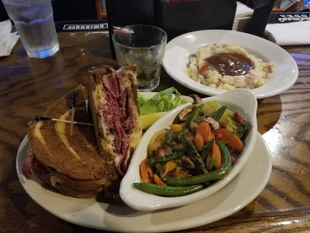 Ruggers Up & Under | restaurant | 711 W Michigan Ave, Kalamazoo, MI 49007, USA | 2693731412 OR +1 269-373-1412