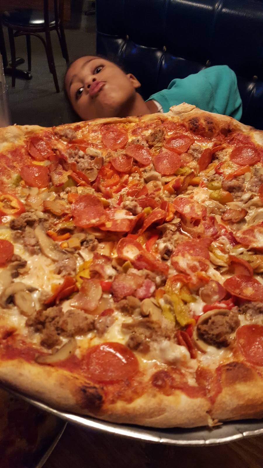 Vinnys Pizza Family Restaurant | restaurant | 30 Huntington Turnpike, Bridgeport, CT 06610, USA | 2033666616 OR +1 203-366-6616