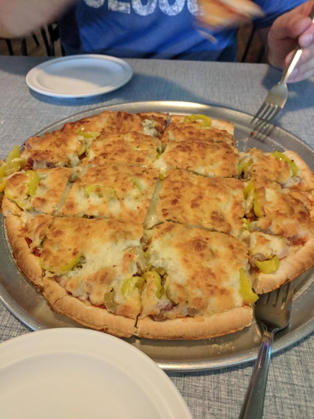 Burtons Tap | restaurant | 110 W Taylorville Rd, Taylorville, IL 62568, USA | 2178243313 OR +1 217-824-3313