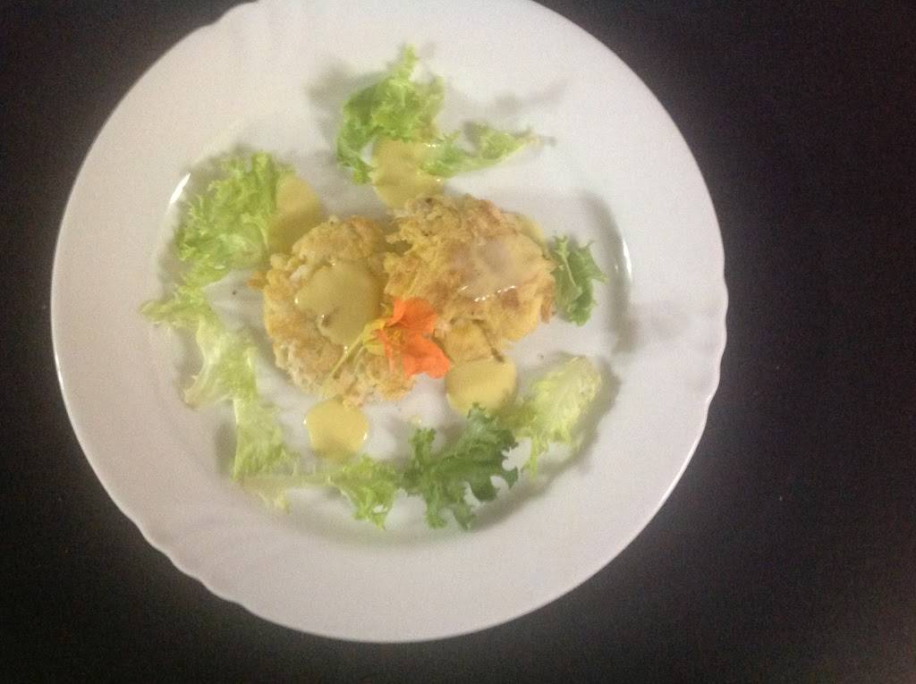 Carriage House Cafe | restaurant | 1523 Federal Rd, Livermore, ME 04253, USA | 2078975880 OR +1 207-897-5880