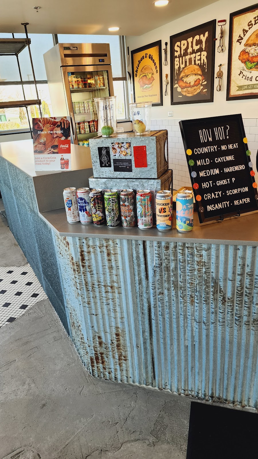 Fry the Coop | restaurant | 2019 75th St, Darien, IL 60561, USA | 6305417802 OR +1 630-541-7802