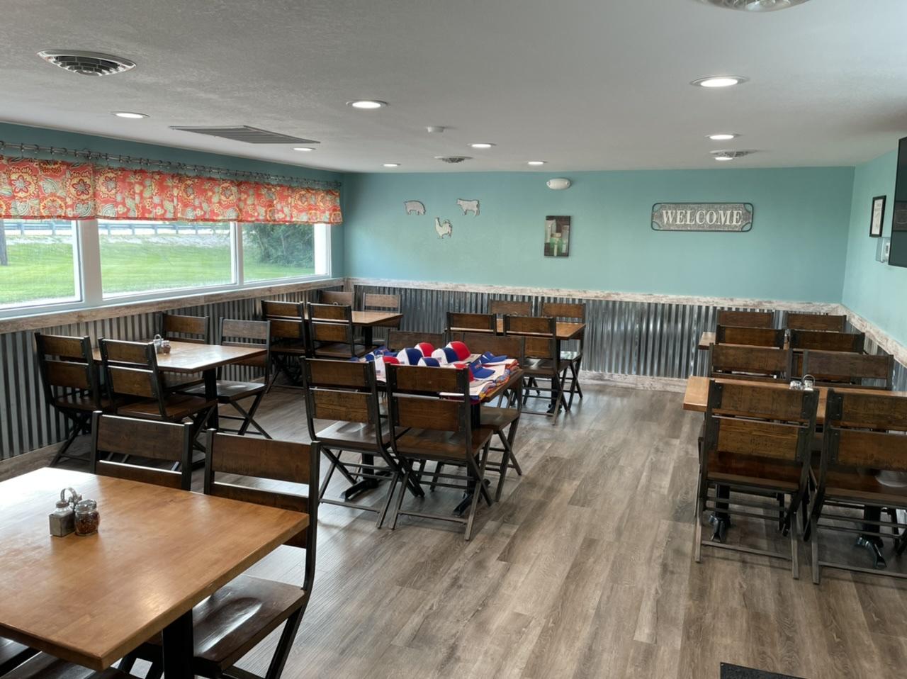 Pizza King | restaurant | 824 N Mill St, Fairmount, IN 46928, USA | 7659485464 OR +1 765-948-5464