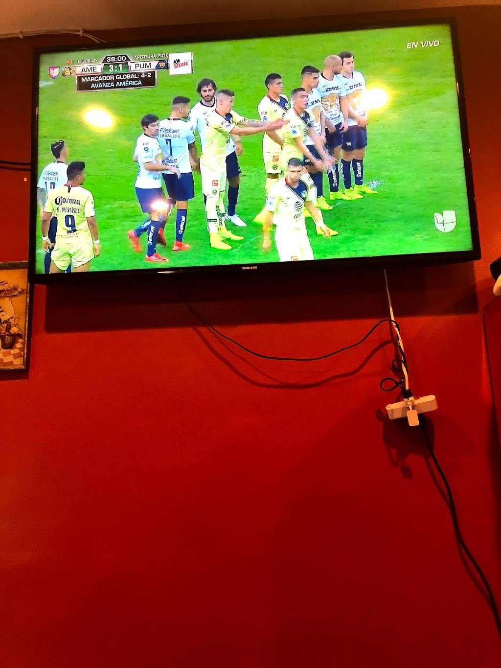 Famosa Pizza | restaurant | 621 E 187th St, Bronx, NY 10458, USA | 9176881312 OR +1 917-688-1312