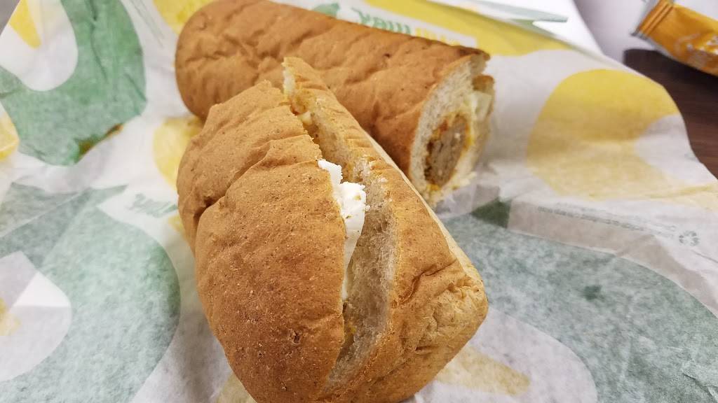 Subway | restaurant | I-95 Madison SB Service Plaza, I-95, Madison, CT 06443, USA | 2037795107 OR +1 203-779-5107