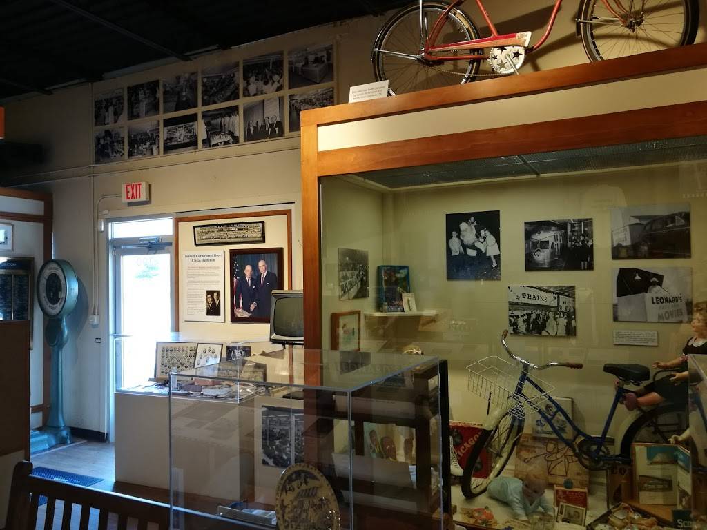 M&O Station Grill | restaurant | 200 Carroll St #110, Fort Worth, TX 76107, USA | 8178828020 OR +1 817-882-8020