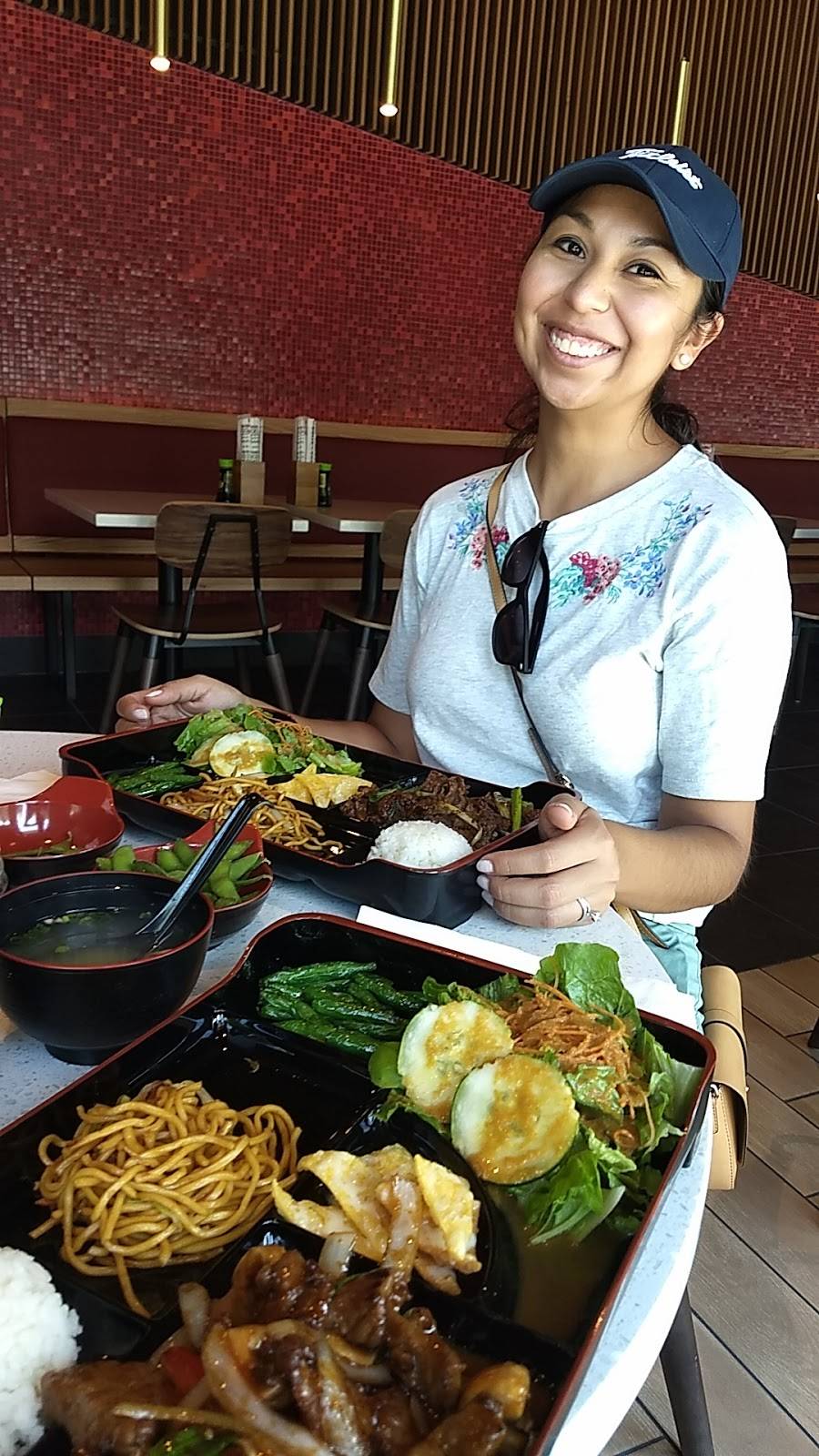 Bento Asian Kitchen + Sushi | restaurant | 320 3rd St S, St. Petersburg, FL 33701, USA | 7273175533 OR +1 727-317-5533