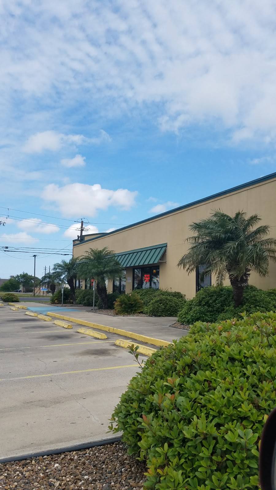 Subway | meal takeaway | 3921 Saratoga Blvd Suite 101, Corpus Christi, TX 78415, USA | 3618512100 OR +1 361-851-2100