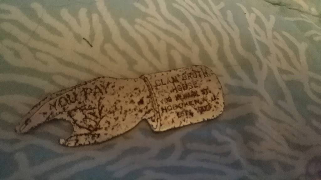 Clam Broth House | restaurant | 36 Newark St, Hoboken, NJ 07030, USA | 2016561111 OR +1 201-656-1111