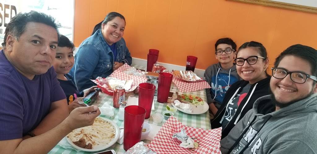 El Tío Taquitos | restaurant | 6053 W Commerce St, San Antonio, TX 78237, USA | 2106004050 OR +1 210-600-4050