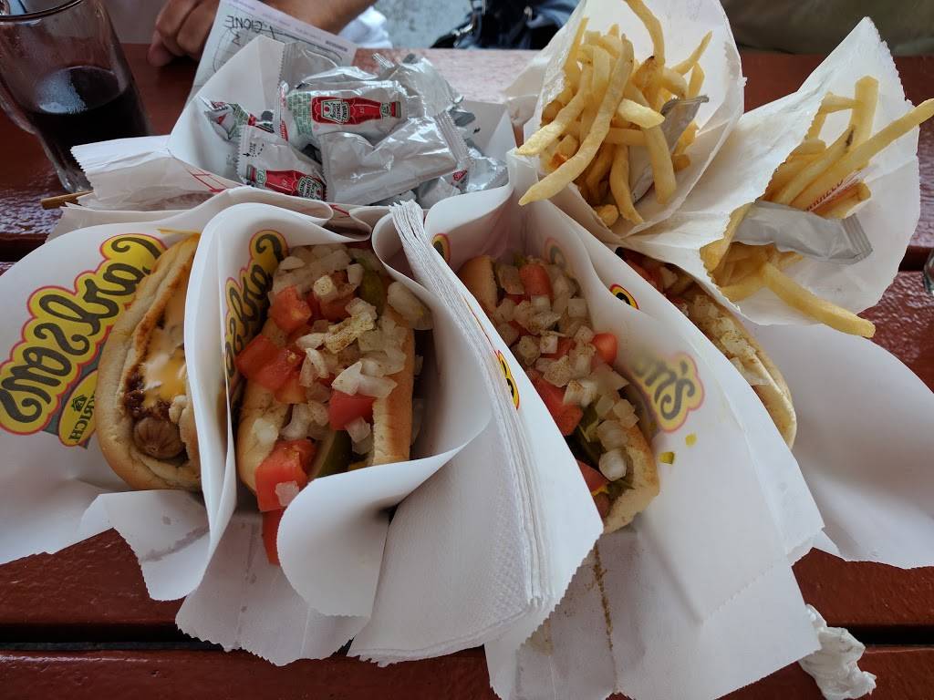 Carlsons Drive In | restaurant | 118 W Coolspring Ave, Michigan City, IN 46360, USA | 2198720331 OR +1 219-872-0331