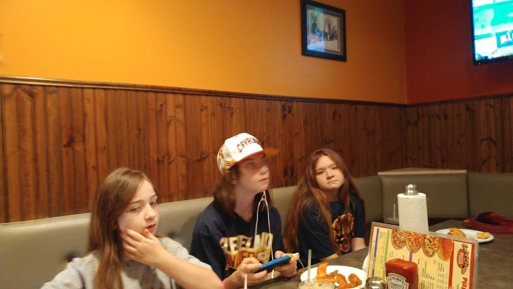 East Of Chicago Pizza | restaurant | 614 Claremont Ave, Ashland, OH 44805, USA | 4192890605 OR +1 419-289-0605