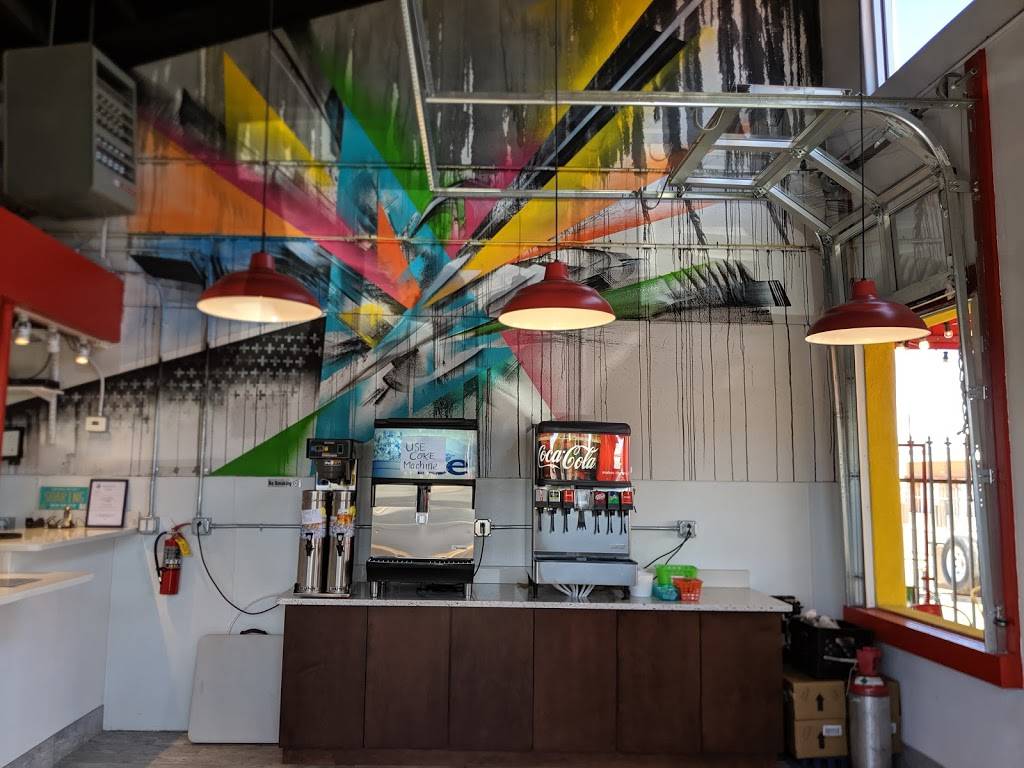 Burques Burgers and Dawgs | restaurant | 2025 Ridgecrest Dr SE, Albuquerque, NM 87108, USA | 5055082630 OR +1 505-508-2630