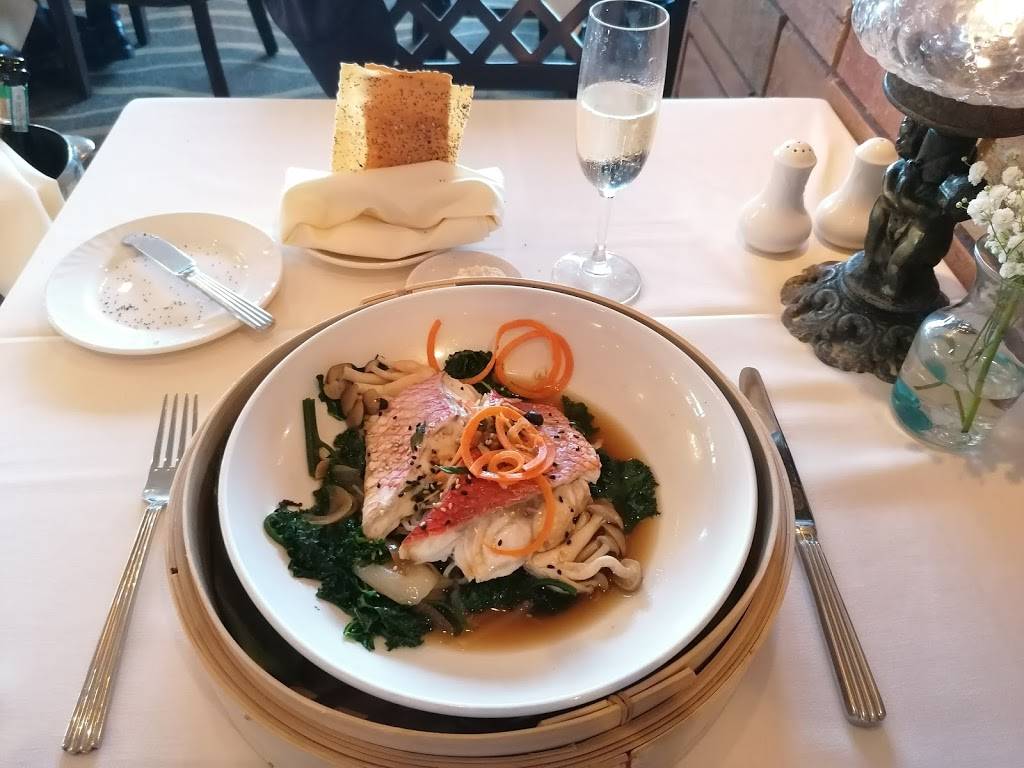 Michels at the Colony Surf | restaurant | 2895 Kalakaua Ave, Honolulu, HI 96815, USA | 8089236552 OR +1 808-923-6552