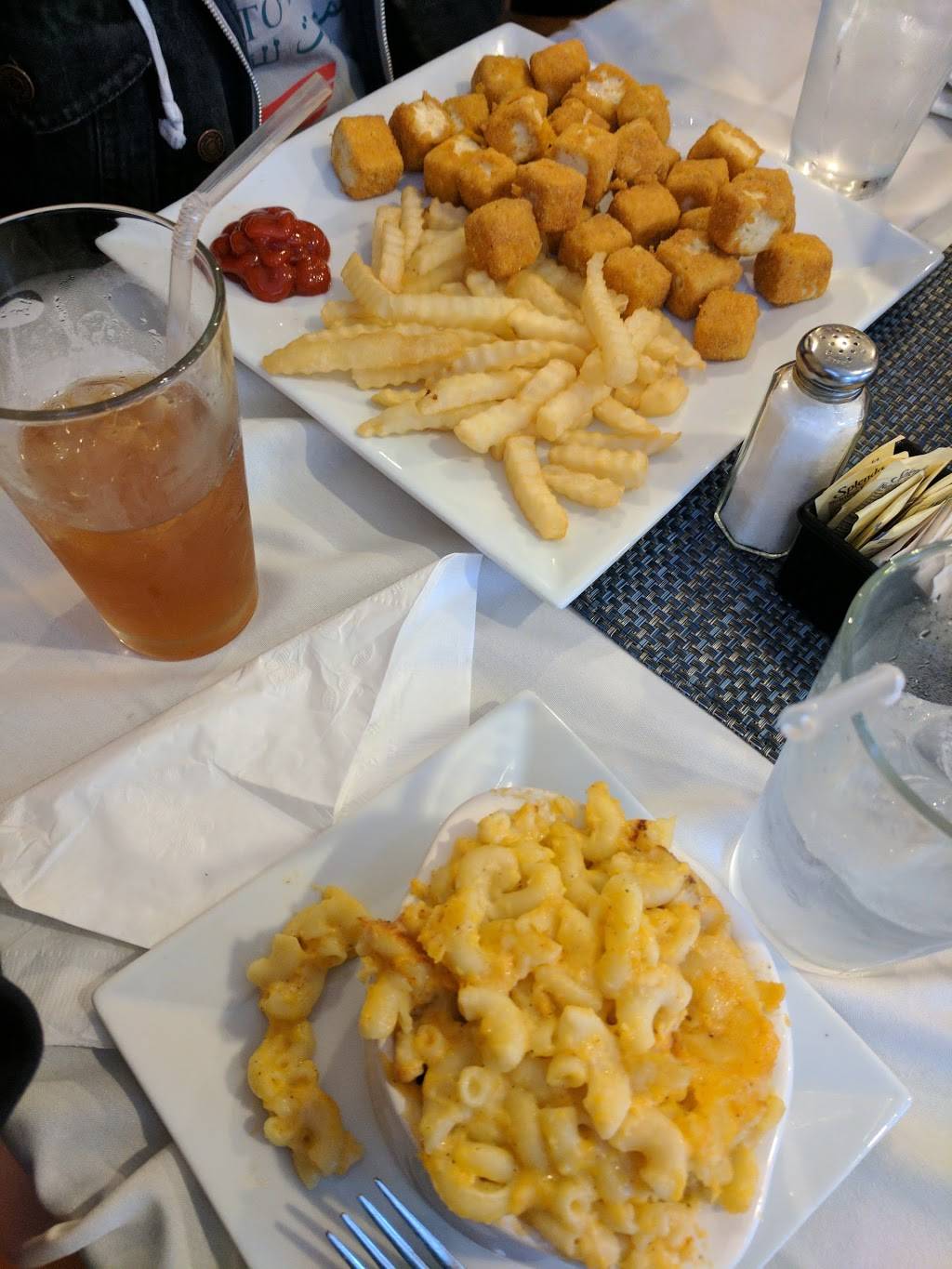 At the Table | restaurant | 311 Bond St, Asbury Park, NJ 07712, USA | 7324555093 OR +1 732-455-5093