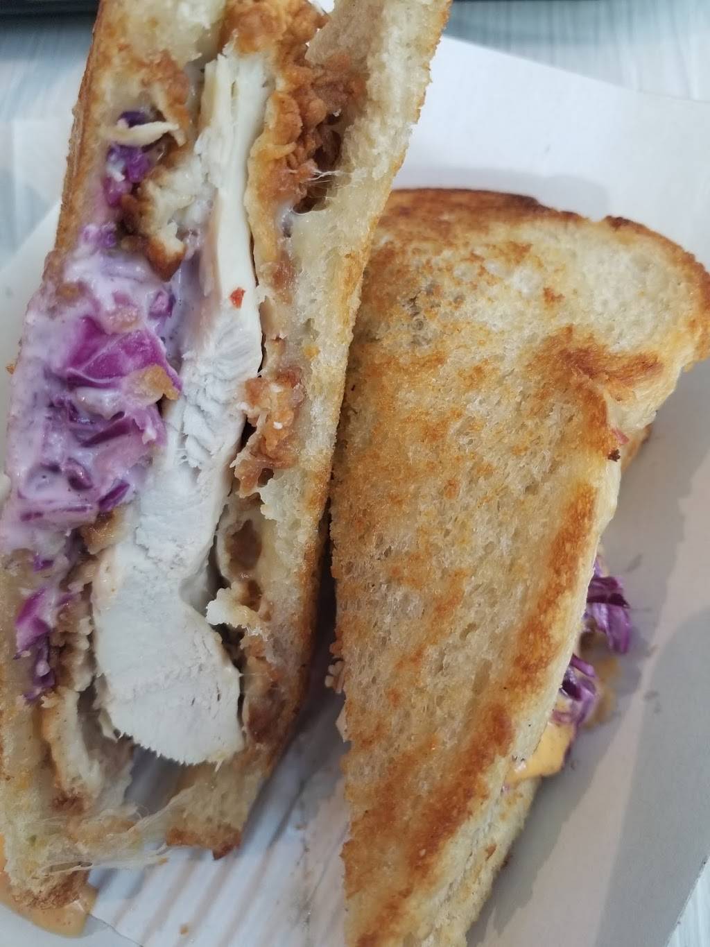 Melt Shop | restaurant | 55 Parsonage Rd, Edison, NJ 08837, USA | 7322189391 OR +1 732-218-9391