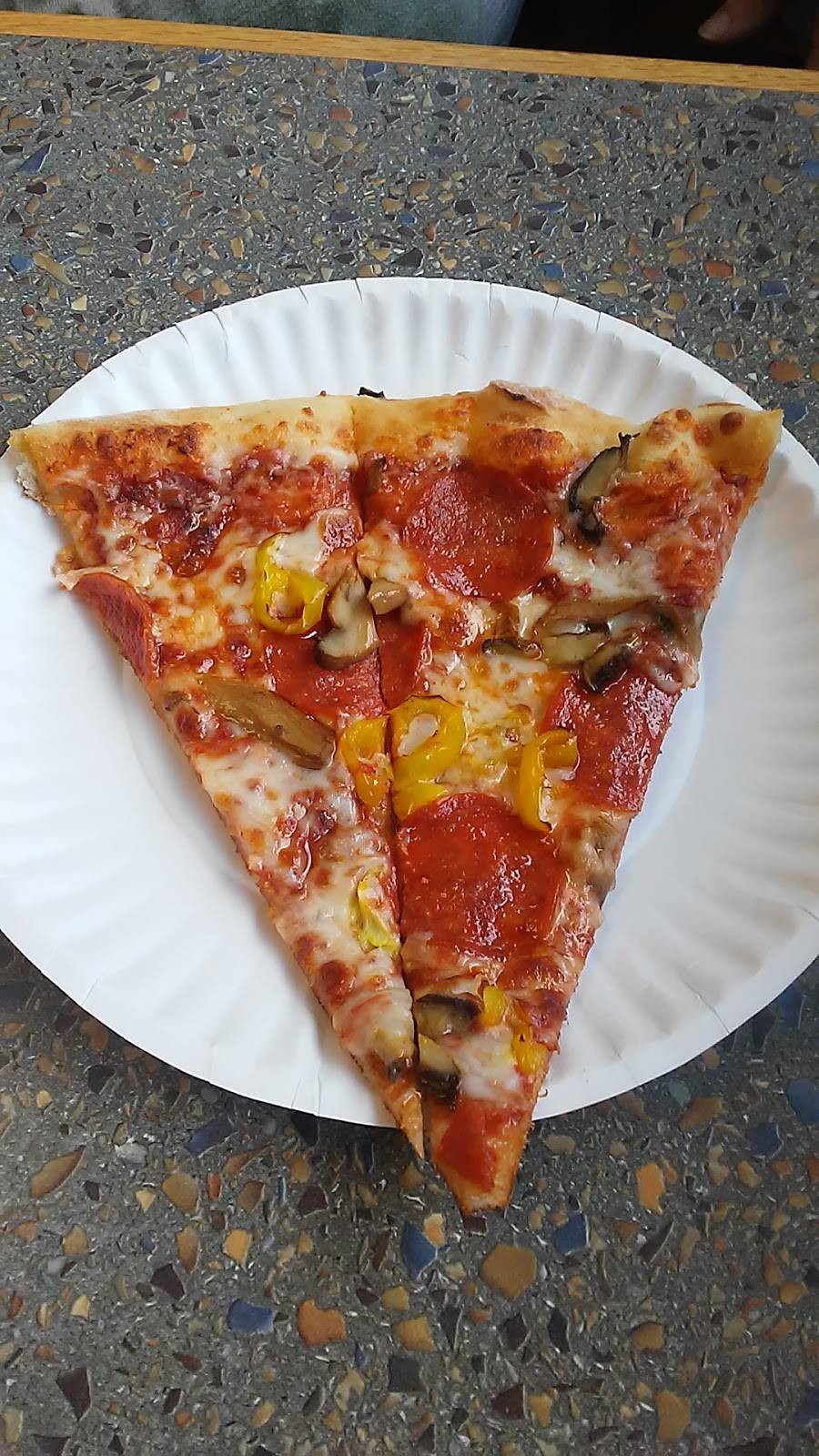 Hussons Pizza | restaurant | 301 36th St SE, Charleston, WV 25304, USA | 3049250382 OR +1 304-925-0382