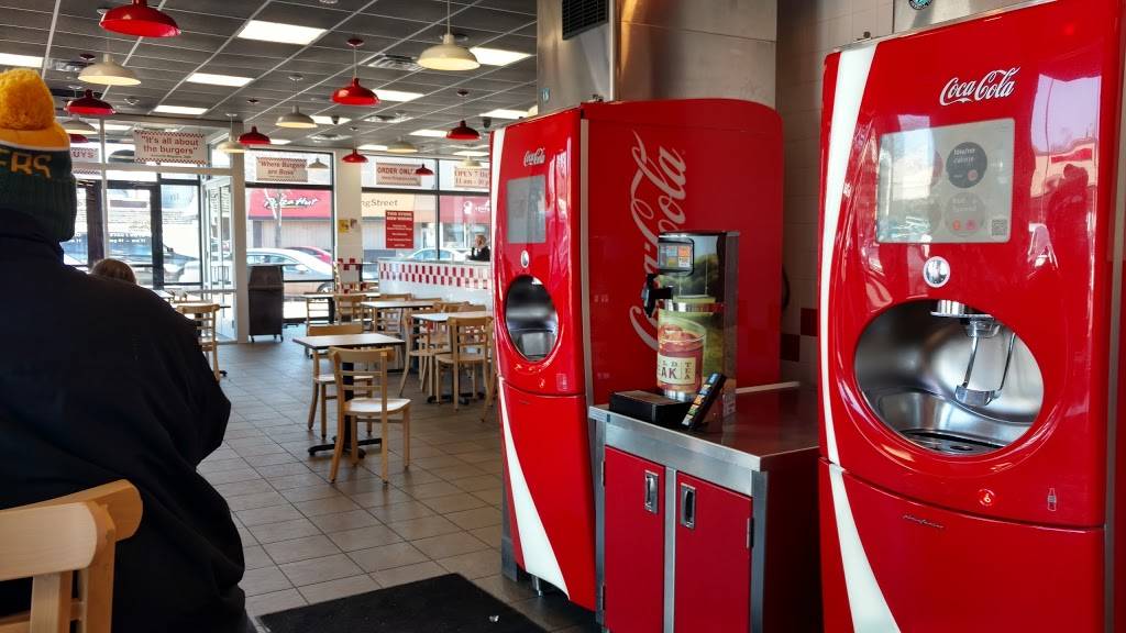 Five Guys | meal takeaway | 2300 Hennepin Ave S, Minneapolis, MN 55405, USA | 6122249161 OR +1 612-224-9161