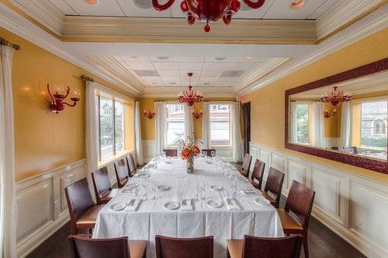 Quattro Pazzi | restaurant | 269 Bedford St, Stamford, CT 06901, USA | 2033247000 OR +1 203-324-7000