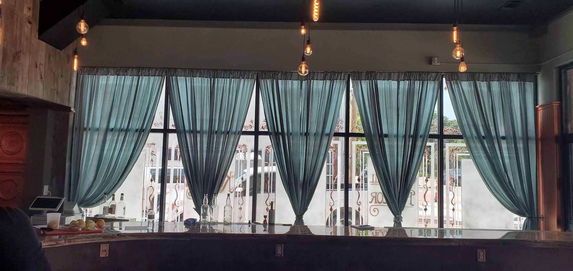 CT Provisions Cocktail Parlor & Kitchen | restaurant | 205 W Louisiana St STE 102, McKinney, TX 75069, United States | 4696310707 OR +1 469-631-0707