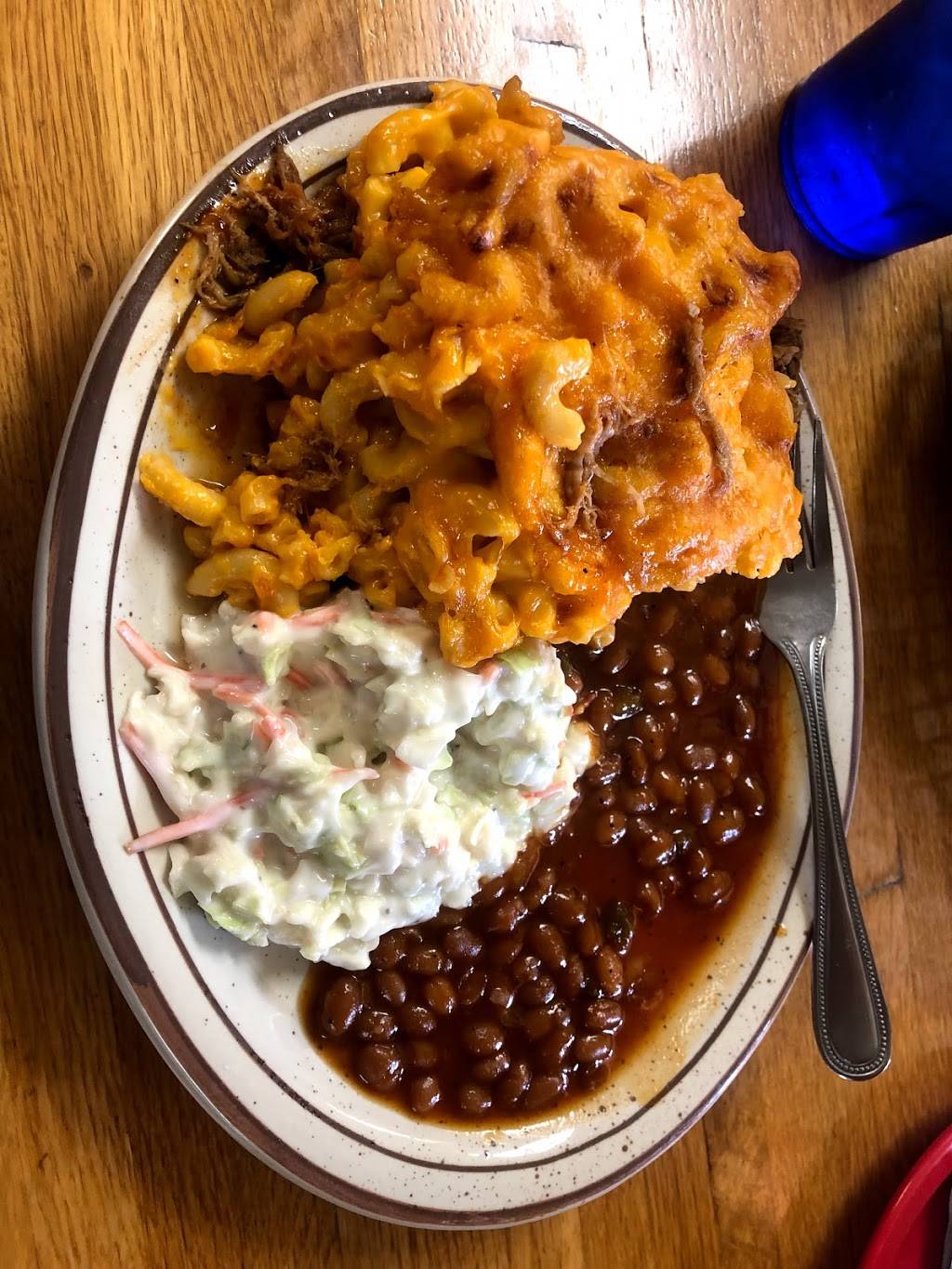 Smokeys Country Diner | restaurant | 561 17th Ave, East Moline, IL 61244, USA | 3099129001 OR +1 309-912-9001
