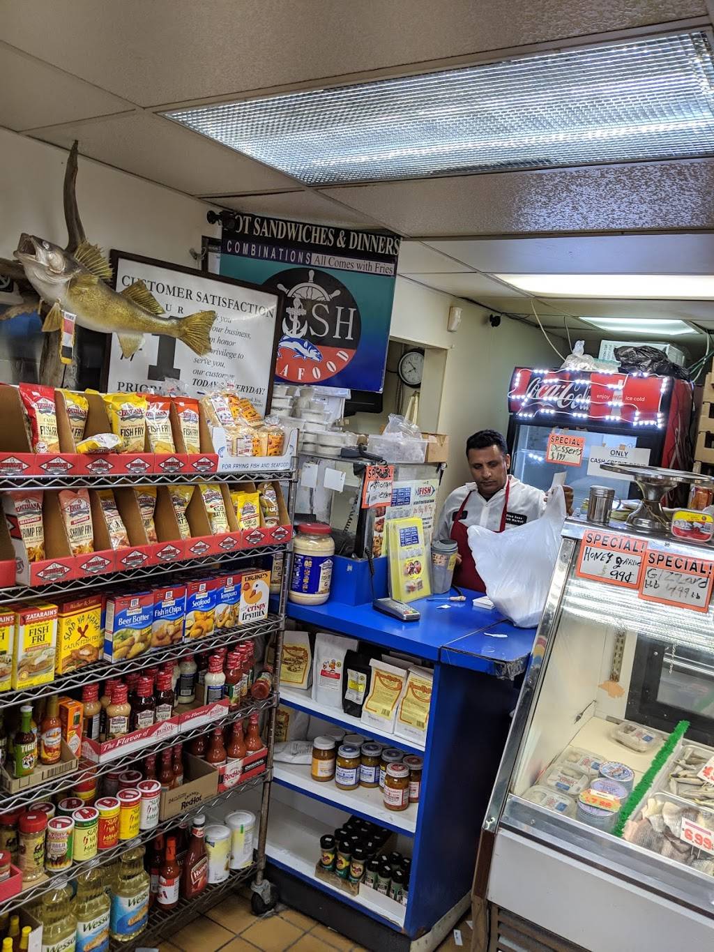 Blue Seas Fish Market | restaurant | 1140 Eight Mile Rd, Ferndale, MI 48220, USA | 2484143400 OR +1 248-414-3400