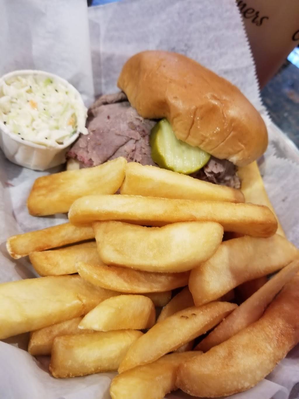 Moonswiners Bar-B-Q | meal takeaway | 3900 Okeechobee Rd, Fort Pierce, FL 34947, USA | 7724646766 OR +1 772-464-6766