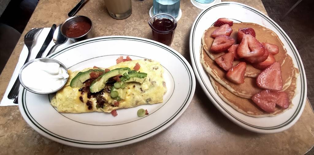 Issaquah Cafe | cafe | 1580 NW Gilman Blvd #7, Issaquah, WA 98027, USA | 4253919690 OR +1 425-391-9690