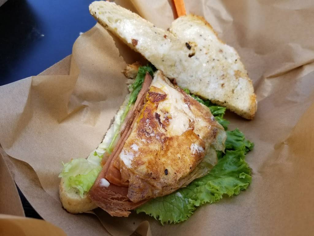 Healthy Junk | restaurant | 201 W Center Street Promenade B, Anaheim, CA 92805, USA | 7147725865 OR +1 714-772-5865