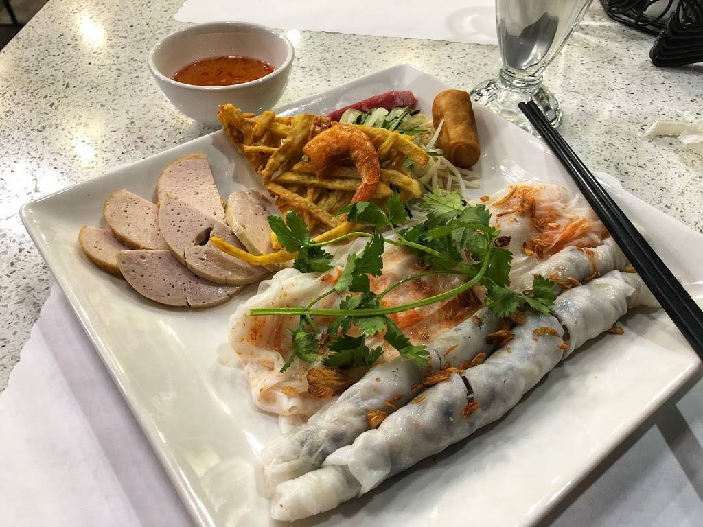 Banh Cuon Saigon | restaurant | 979 Story Rd Suite 7048, San Jose, CA 95122, USA | 4086425771 OR +1 408-642-5771