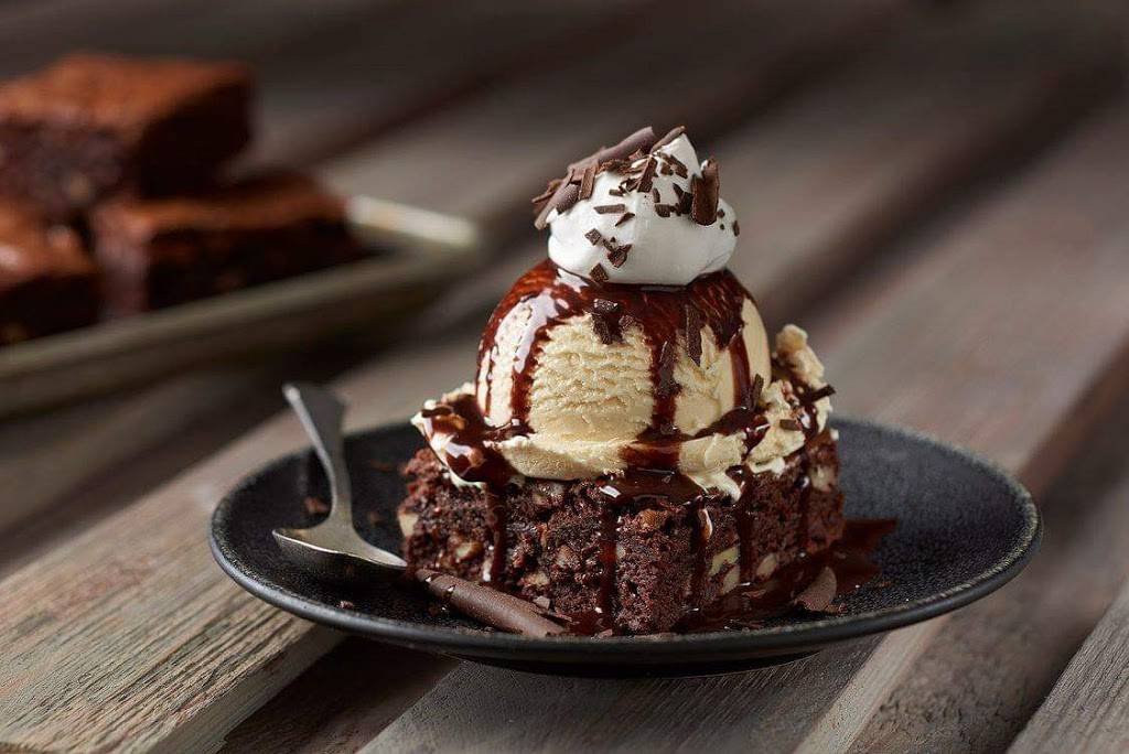 Outback Steakhouse | restaurant | 10400 Pines Blvd, Pembroke Pines, FL 33026, USA | 9549815300 OR +1 954-981-5300