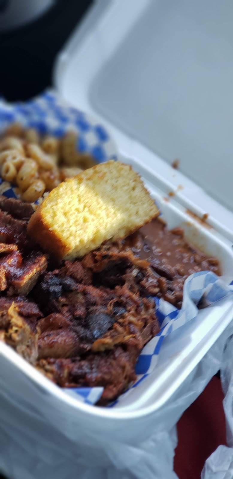 Ventura BBQ Co. | restaurant | 2860 Harbor Blvd, Oxnard, CA 93035, USA | 8055864456 OR +1 805-586-4456