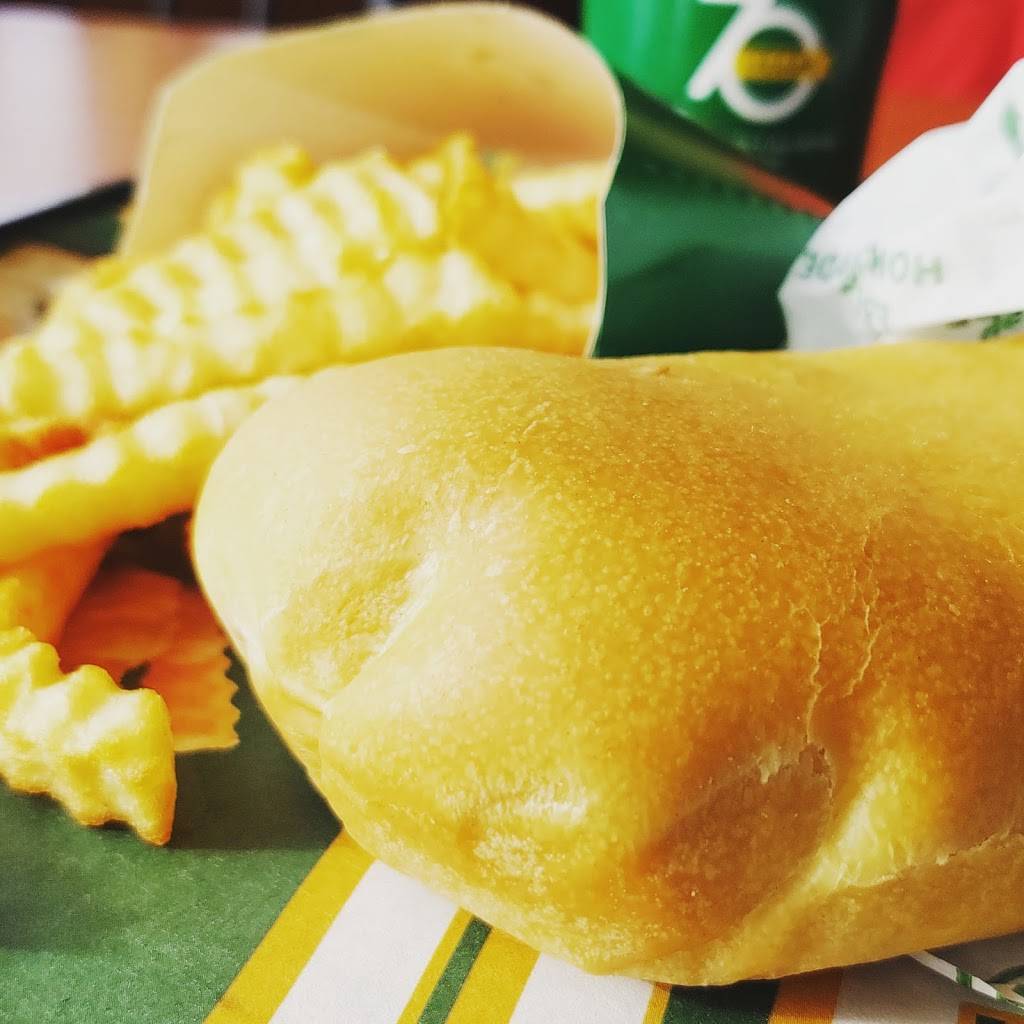 Runza Restaurant | restaurant | 2146 W Broadway, Council Bluffs, IA 51501, USA | 7123228935 OR +1 712-322-8935