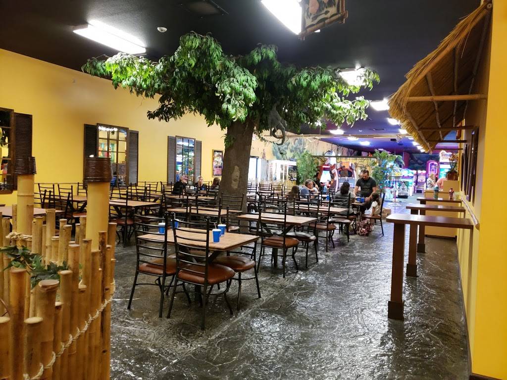 Chuckles | restaurant | 286 Chuckles Pkwy, Crossville, TN 38555, USA | 9314569100 OR +1 931-456-9100