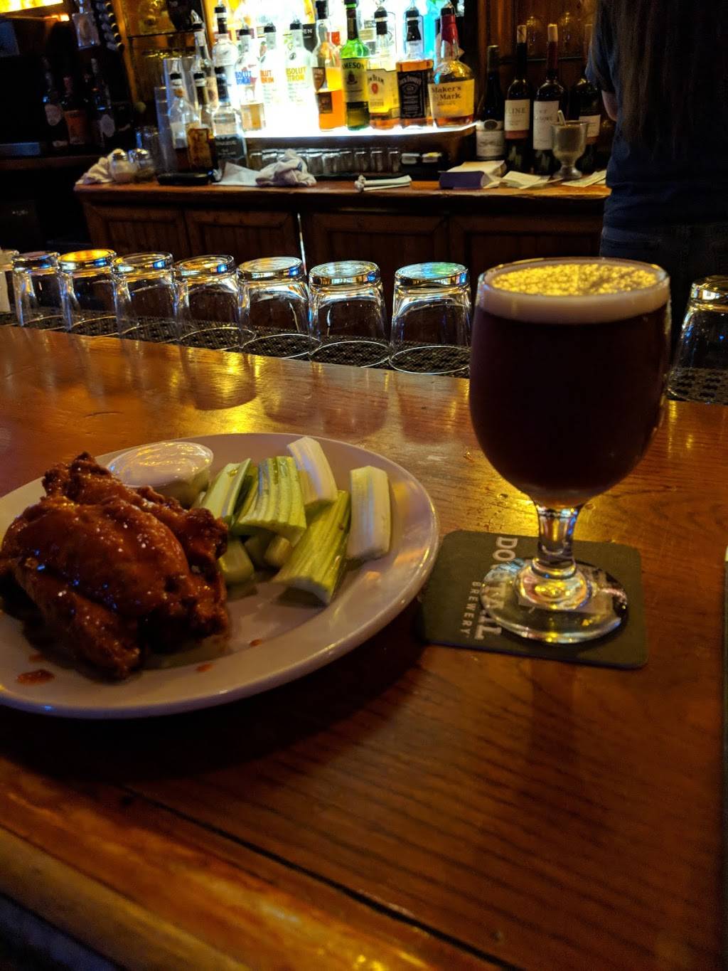 Four Moon Tavern | restaurant | 1847 W Roscoe St, Chicago, IL 60657, USA | 7739296666 OR +1 773-929-6666