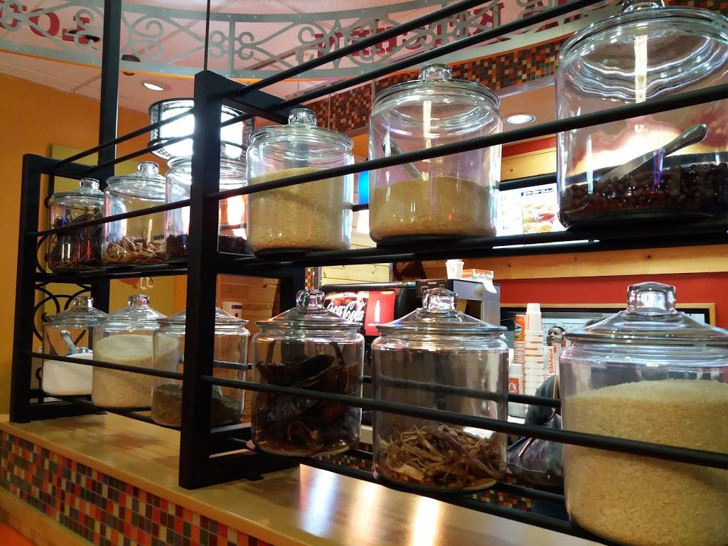 Popeyes Louisiana Kitchen | restaurant | 12659 Glenoaks Blvd, Sylmar, CA 91342, USA | 8183675110 OR +1 818-367-5110