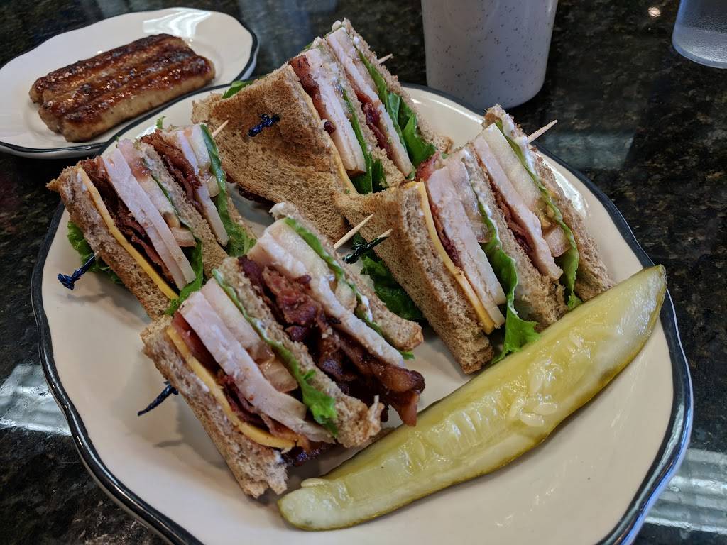 Zeffs Coney Island in Eastern Market | restaurant | 2469 Russell St, Detroit, MI 48207, USA | 3132594705 OR +1 313-259-4705