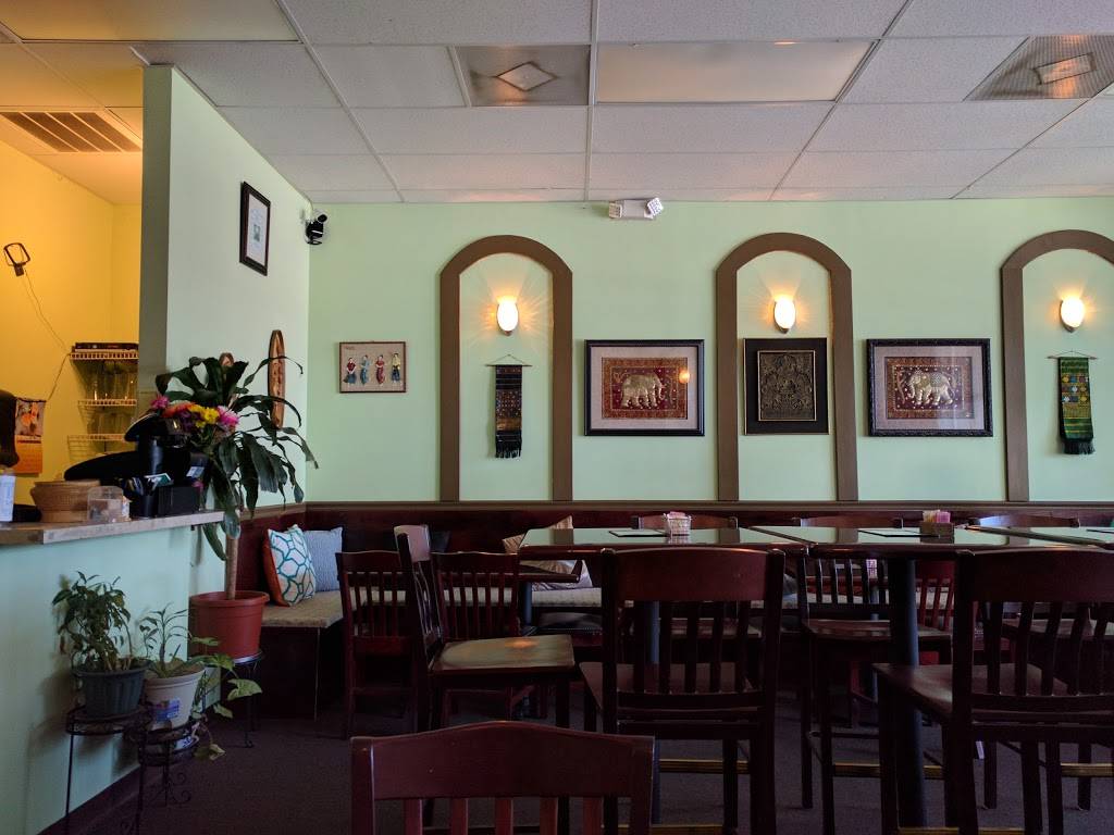 Gah Bua Kham Thai Restaurant | restaurant | 2270 Executive Dr, Hampton, VA 23666, USA | 7578380341 OR +1 757-838-0341