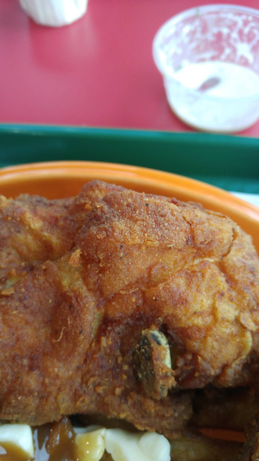 Poulet Frit Ideal | restaurant | 0G1, 5100 Rue Papineau, Lac-Mégantic, QC G6B 1Y8, Canada | 8195833222 OR +1 819-583-3222