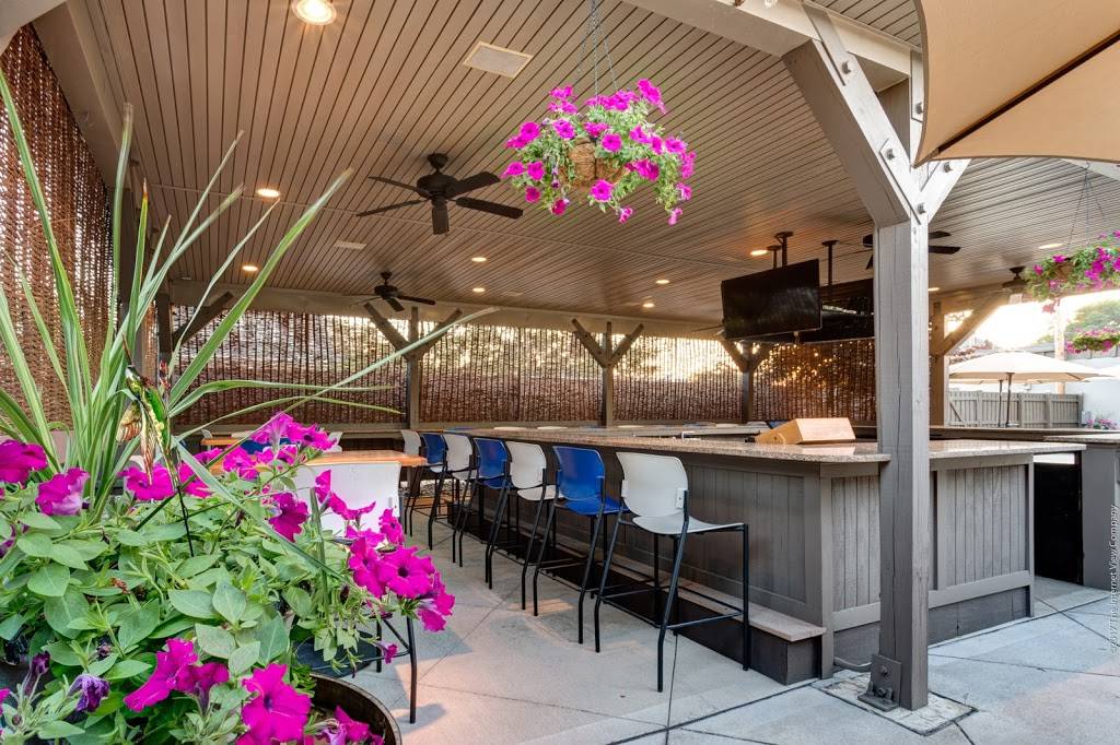 Casa Di Vino winery and restaurant | restaurant | 28932 Euclid Ave, Wickliffe, OH 44092, USA | 4404947878 OR +1 440-494-7878