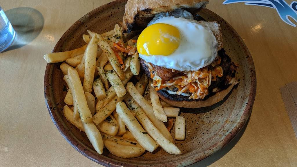 Smokin Fire Fish | restaurant | 3258 NE Broadway St, Portland, OR 97232, USA | 5032658200 OR +1 503-265-8200