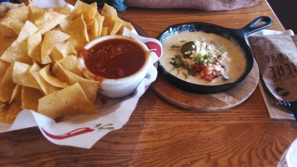 Chilis Grill & Bar | restaurant | 2211 Prairie Center Pkwy, Brighton, CO 80601, USA | 7206851492 OR +1 720-685-1492